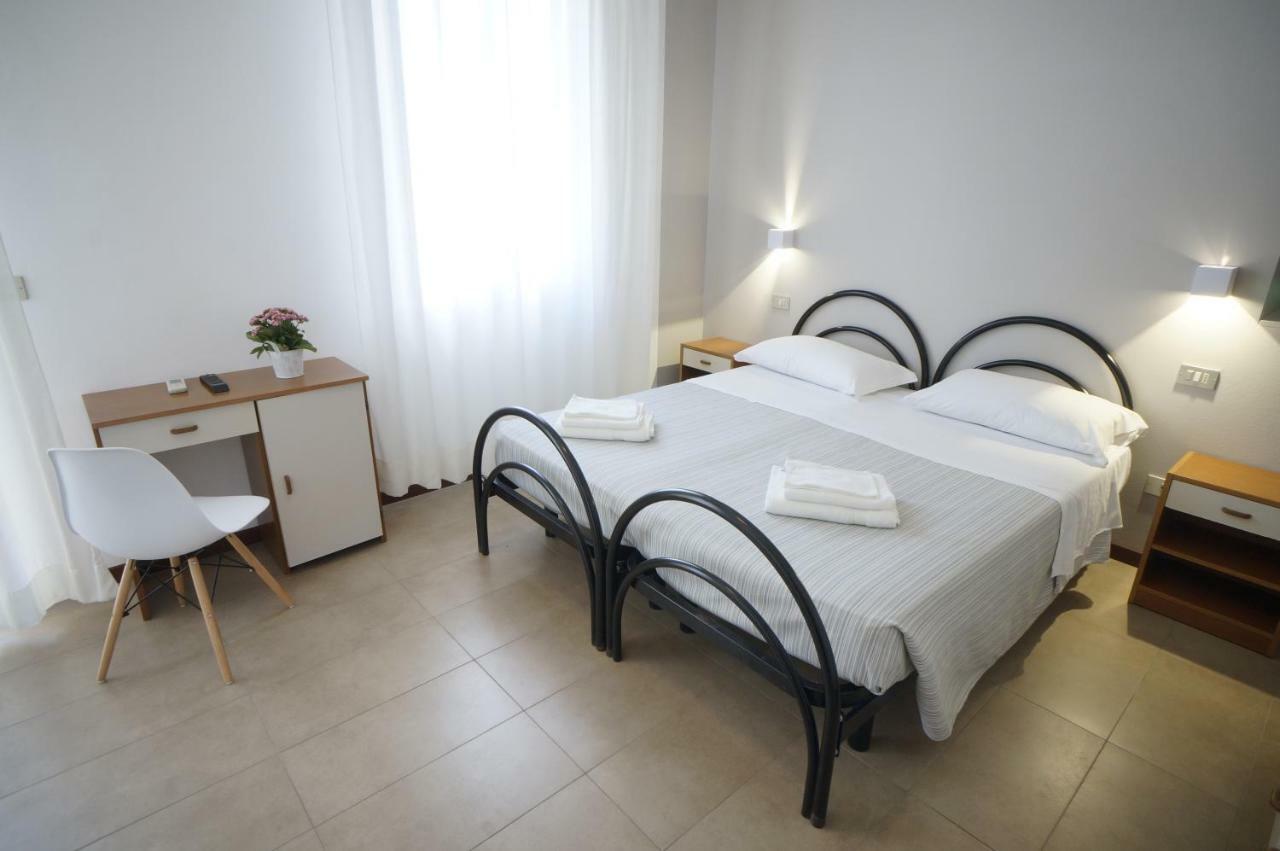 Hotel Mon Pays Rimini Kültér fotó